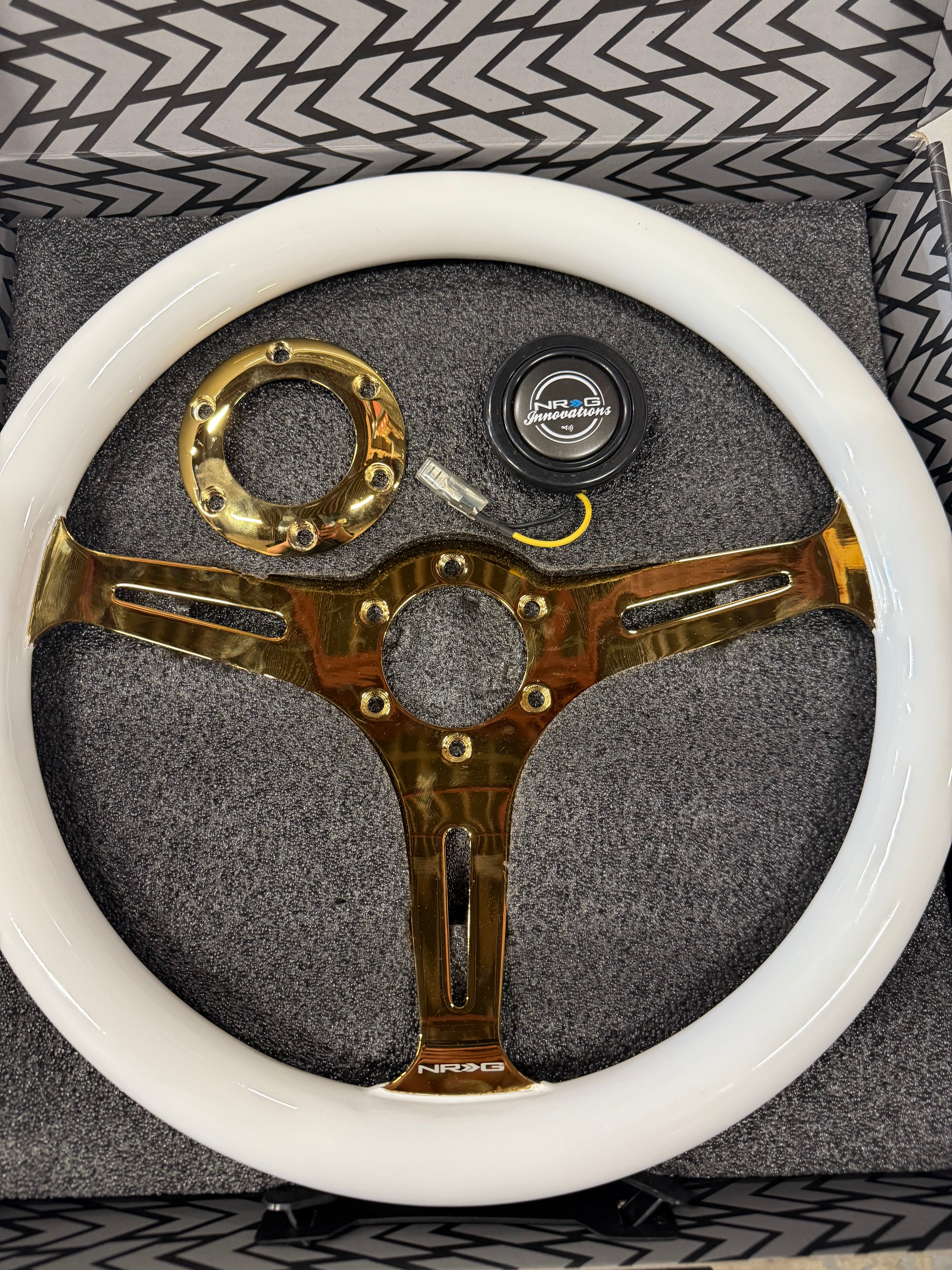 GARAGE SALE - NRG Classic Wood Grain Steering Wheel (350mm) White Grip w/Chrome Gold 3-Spoke Center