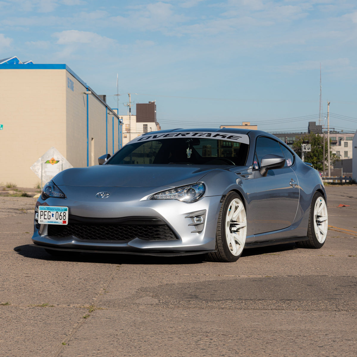 Overtake Windshield Banner
